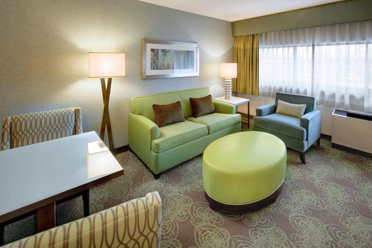 Hotel Crowne Plaza Lansing By Ihg Extérieur photo