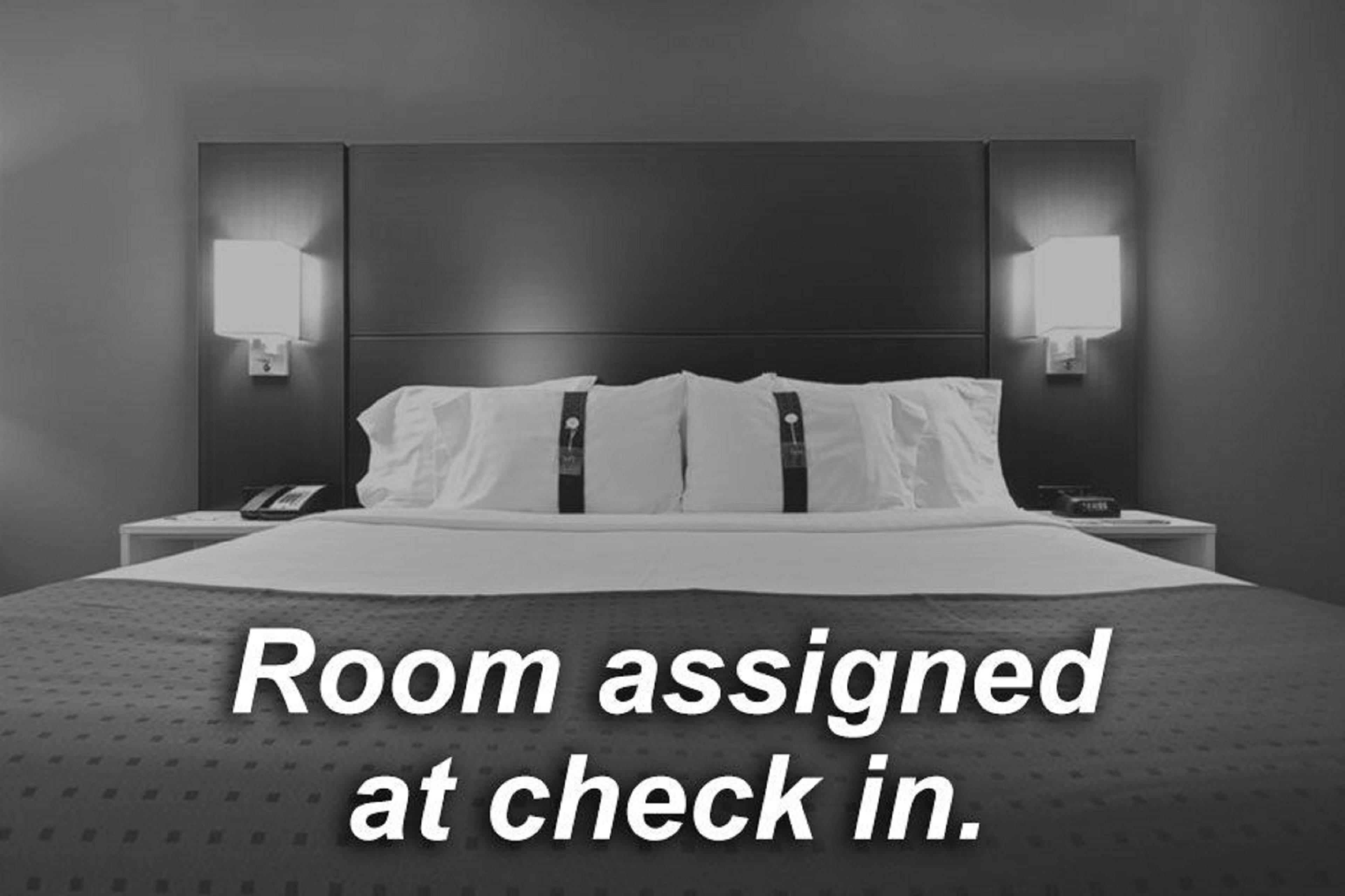 Hotel Crowne Plaza Lansing By Ihg Extérieur photo