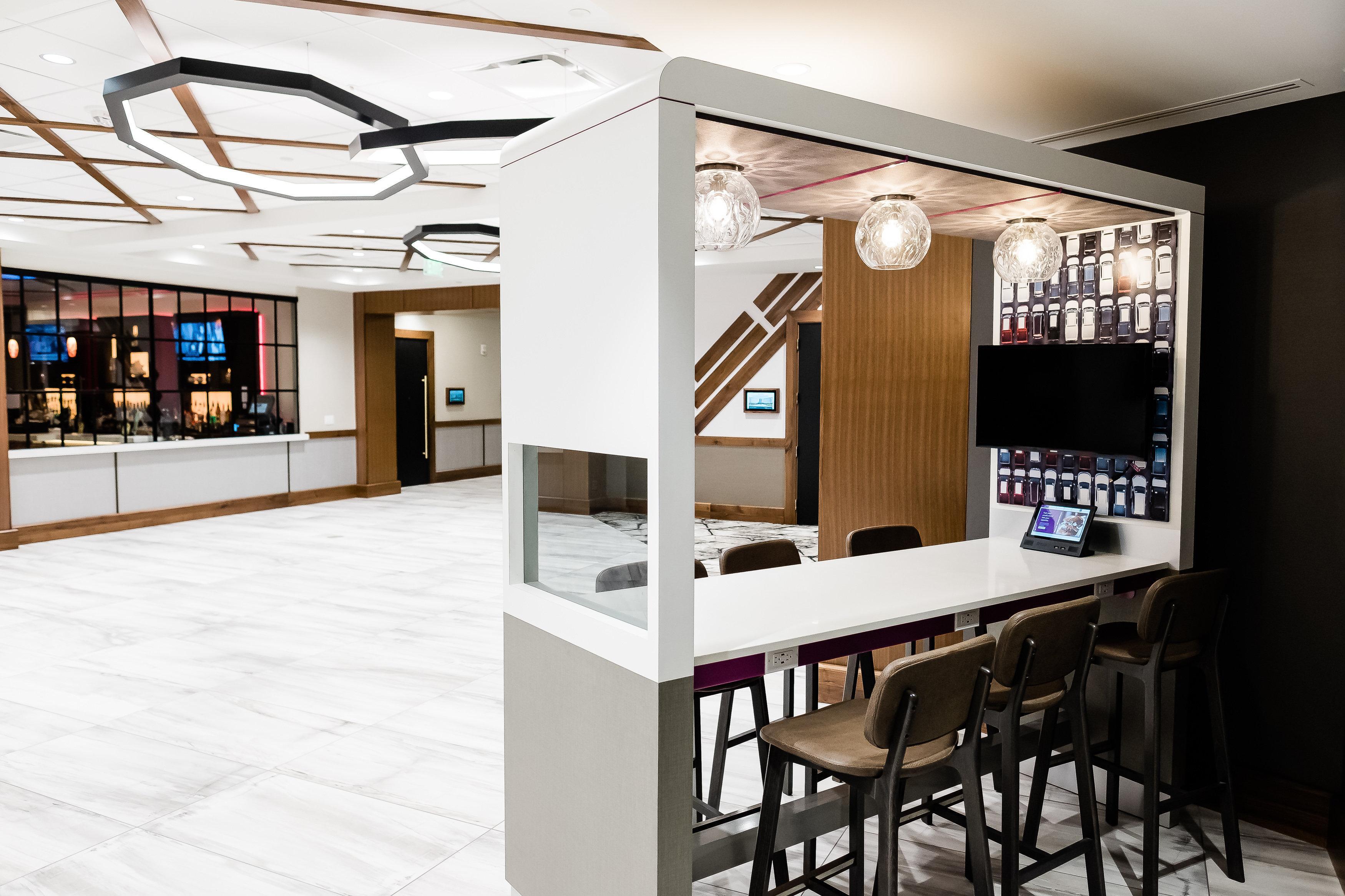 Hotel Crowne Plaza Lansing By Ihg Extérieur photo