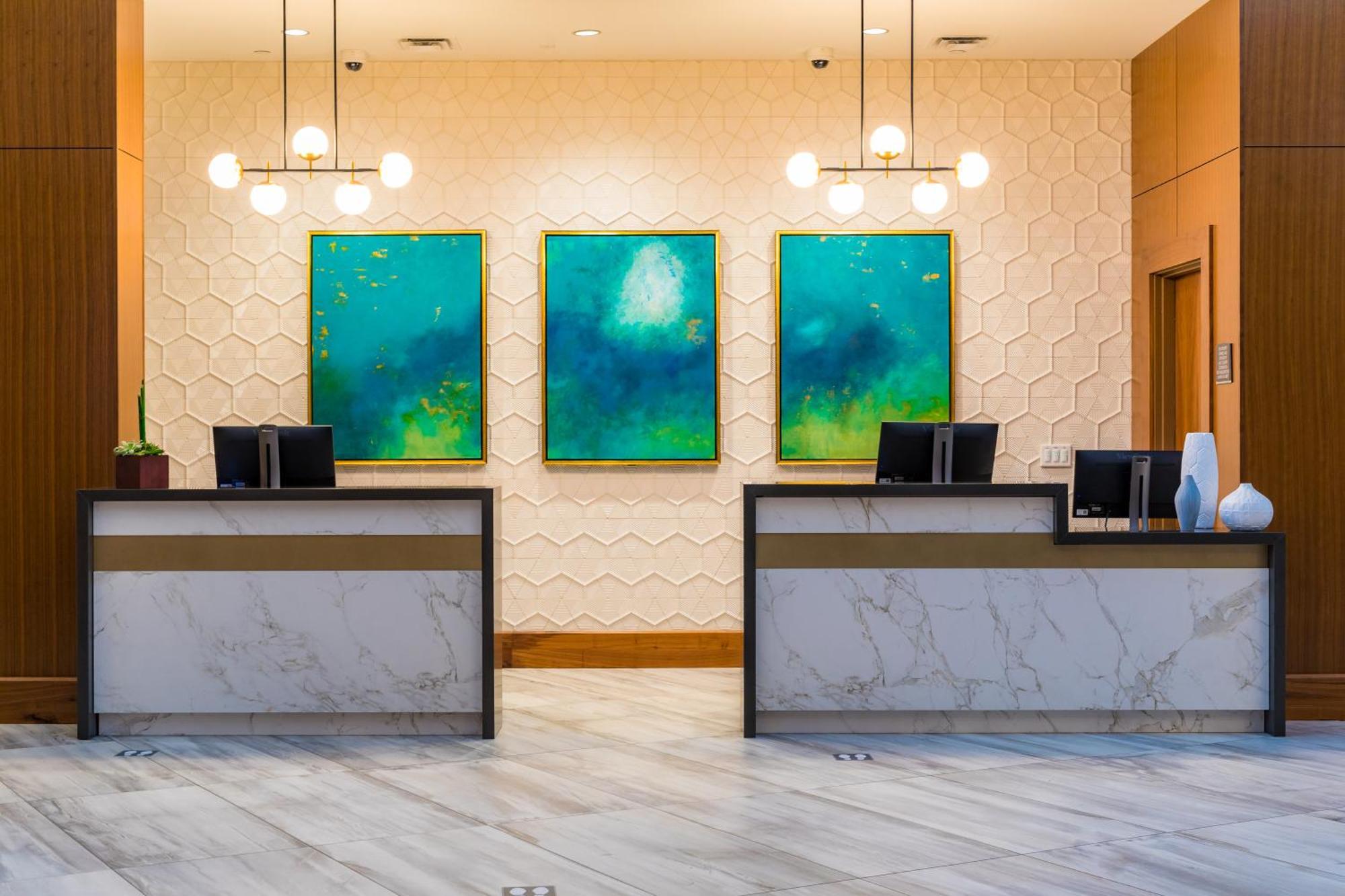 Hotel Crowne Plaza Lansing By Ihg Extérieur photo