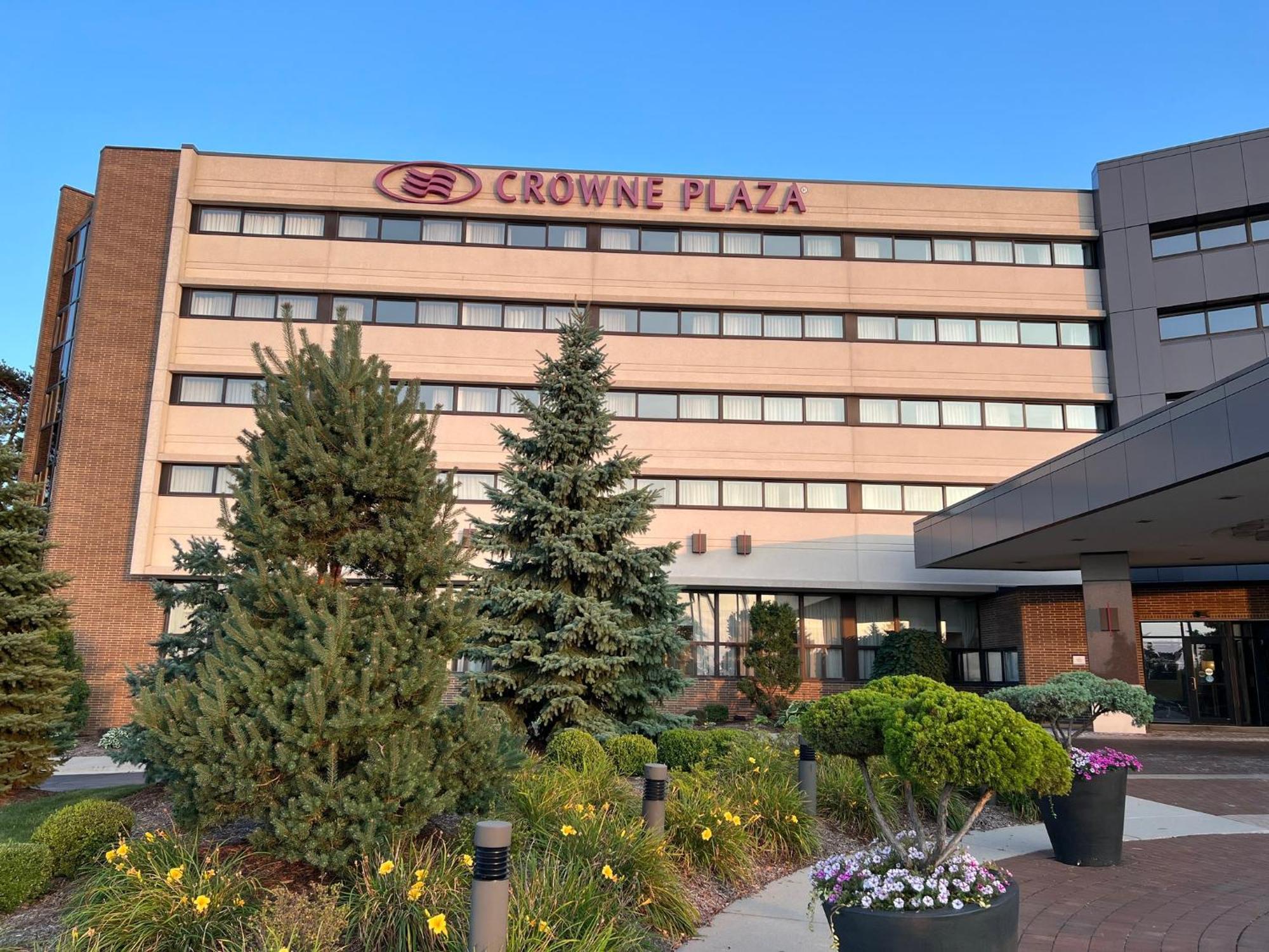 Hotel Crowne Plaza Lansing By Ihg Extérieur photo