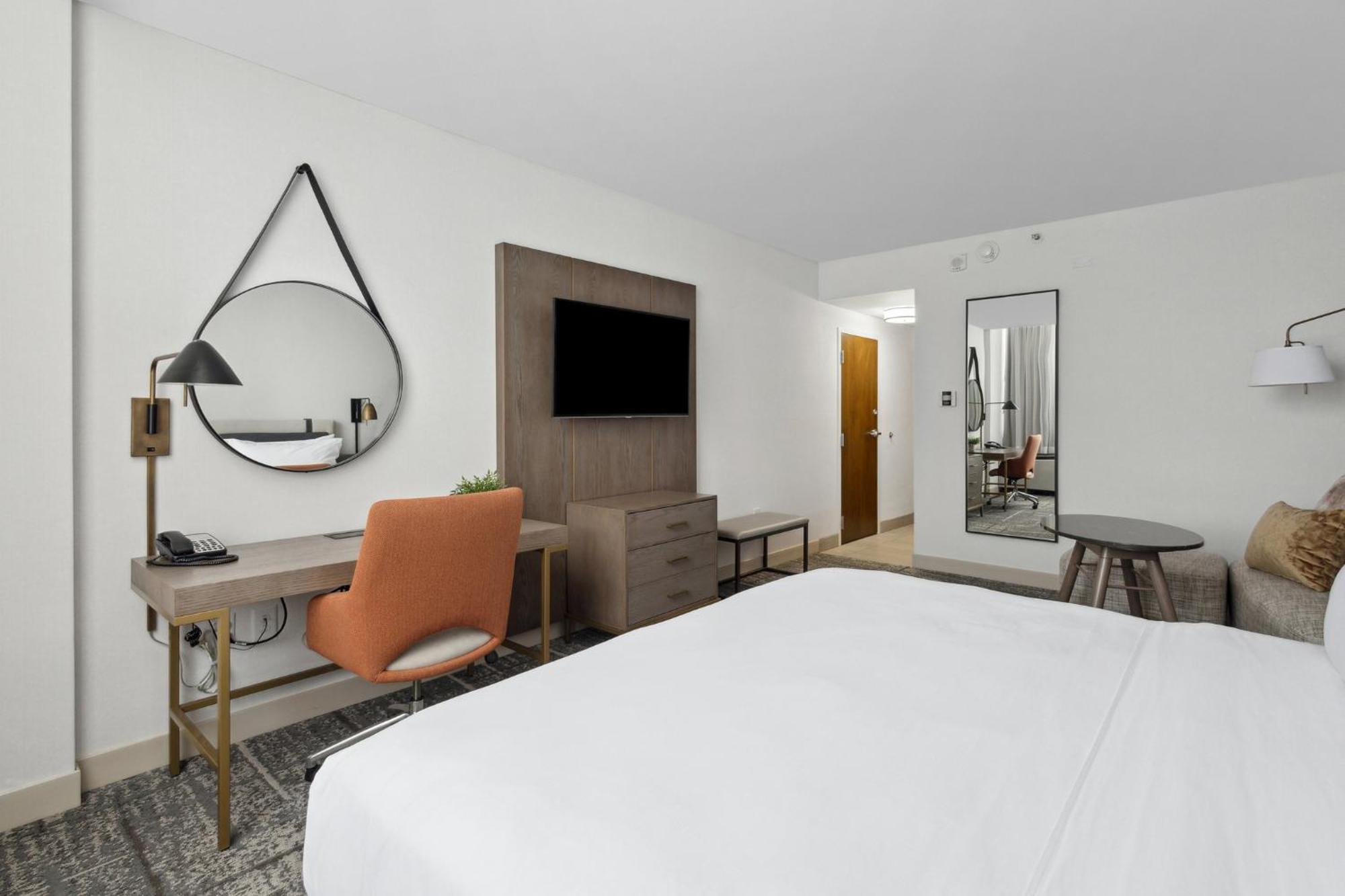 Hotel Crowne Plaza Lansing By Ihg Extérieur photo