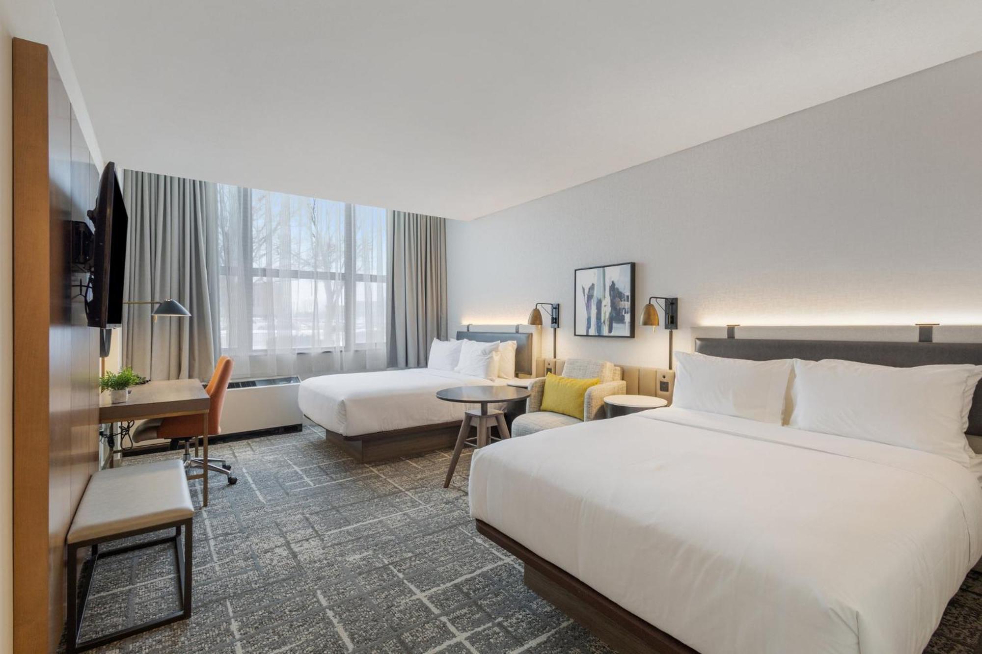 Hotel Crowne Plaza Lansing By Ihg Extérieur photo